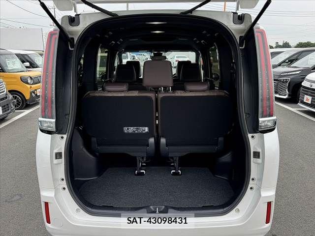 Toyota ESQUIRE 2017-09 8073680-18