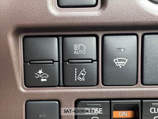 Toyota ESQUIRE 2017-09 8073680-26