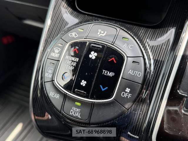 Toyota ESQUIRE 2019-08 8207426-9