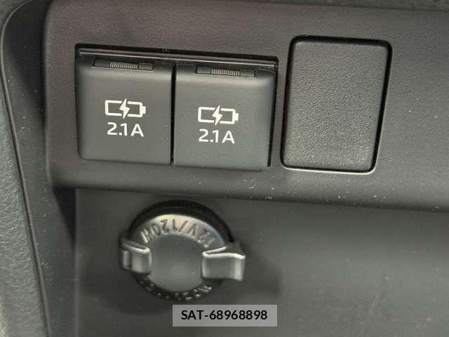 Toyota ESQUIRE 2019-08 8207426-11