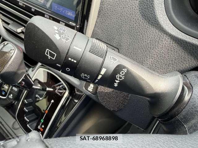 Toyota ESQUIRE 2019-08 8207426-15