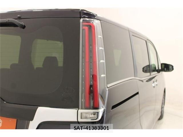 Toyota ESQUIRE 2018-04 8207427-18