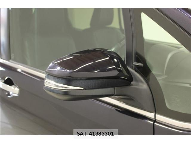 Toyota ESQUIRE 2018-04 8207427-21