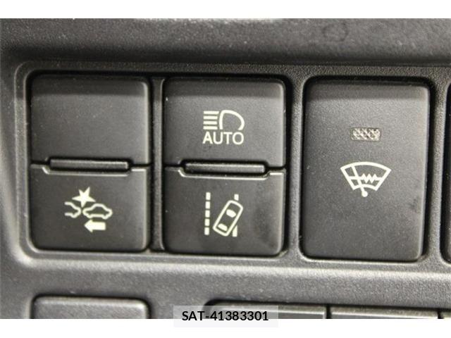 Toyota ESQUIRE 2018-04 8207427-5