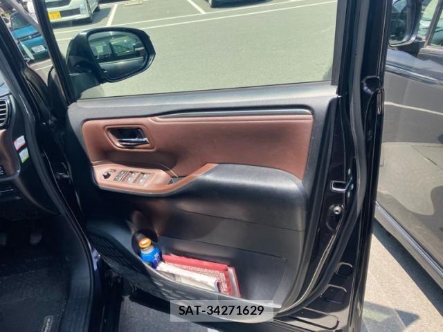 Toyota ESQUIRE 2015-08 8245153-9