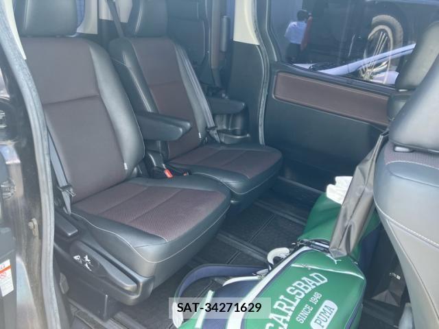 Toyota ESQUIRE 2015-08 8245153-12