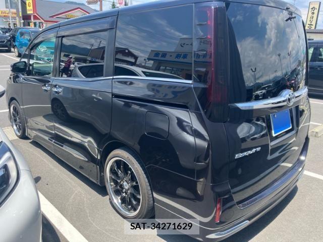 Toyota ESQUIRE 2015-08 8245153-2