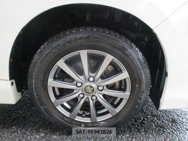 Toyota ESQUIRE 2015-07 8245152-11