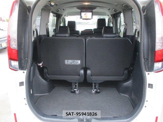 Toyota ESQUIRE 2015-07 8245152-18