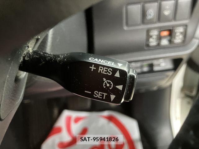 Toyota ESQUIRE 2015-07 8245152-23