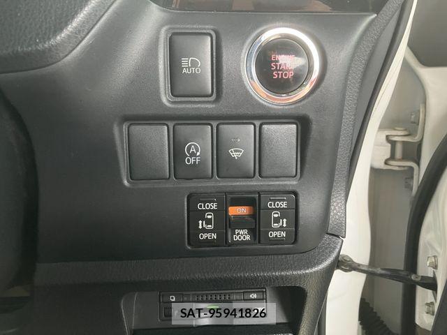 Toyota ESQUIRE 2015-07 8245152-24