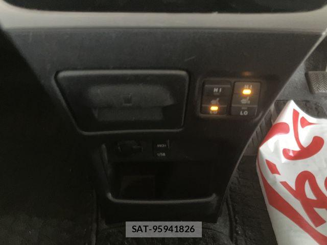 Toyota ESQUIRE 2015-07 8245152-27
