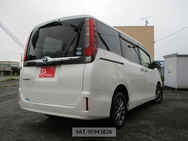 Toyota ESQUIRE 2015-07 8245152-2