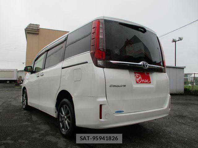 Toyota ESQUIRE 2015-07 8245152-6