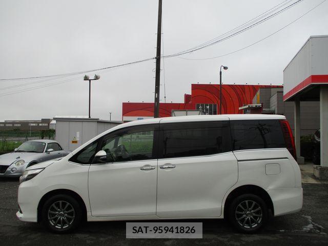 Toyota ESQUIRE 2015-07 8245152-8