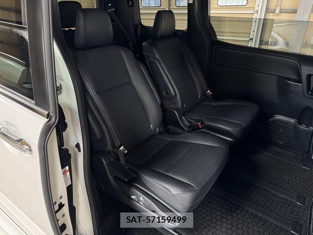 Toyota ESQUIRE 2017-04 8365774-22