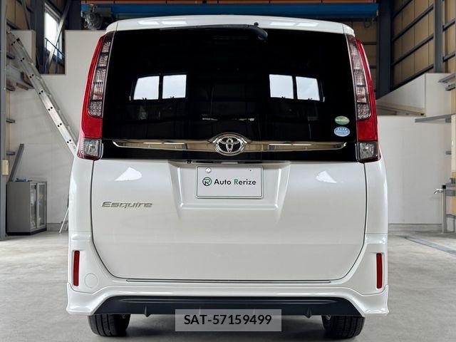 Toyota ESQUIRE 2017-04 8365774-3
