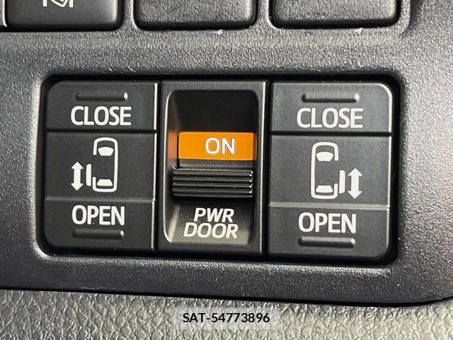 Toyota ESQUIRE 2017-11 8457430-6