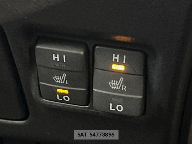 Toyota ESQUIRE 2017-11 8457430-8