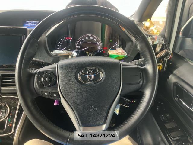Toyota ESQUIRE 2021-10 8561810-13