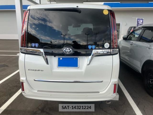 Toyota ESQUIRE 2021-10 8561810-3