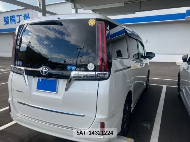 Toyota ESQUIRE 2021-10 8561810-4