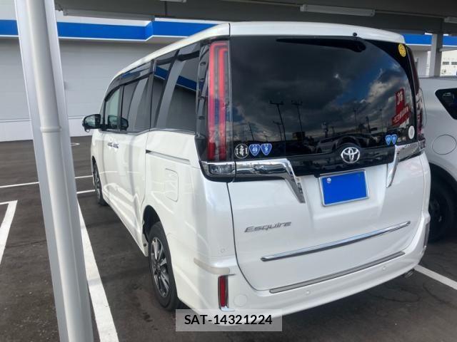 Toyota ESQUIRE 2021-10 8561810-5