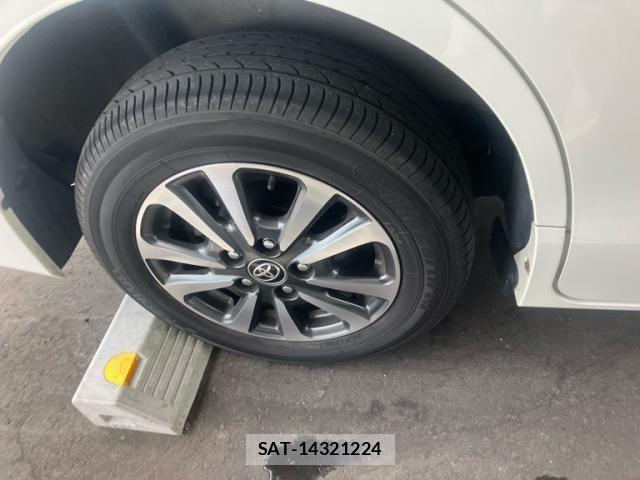 Toyota ESQUIRE 2021-10 8561810-6