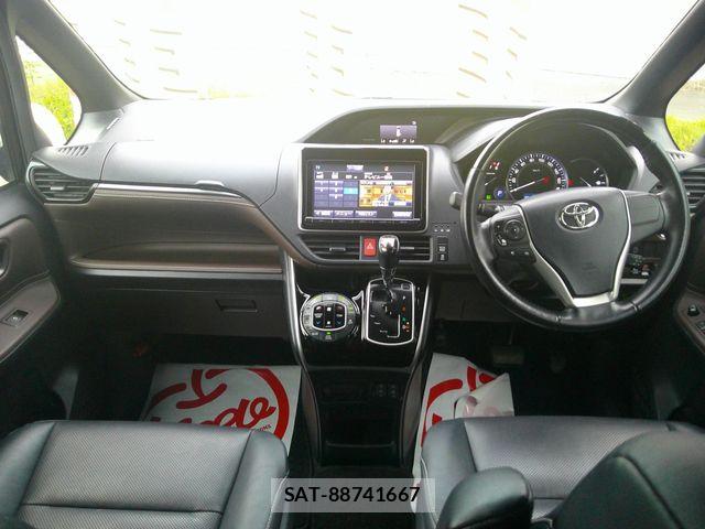 Toyota ESQUIRE 2015-04 8658974-1