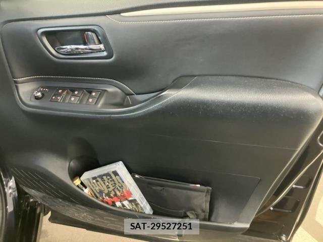 Toyota ESQUIRE 2016-06 8741956-15