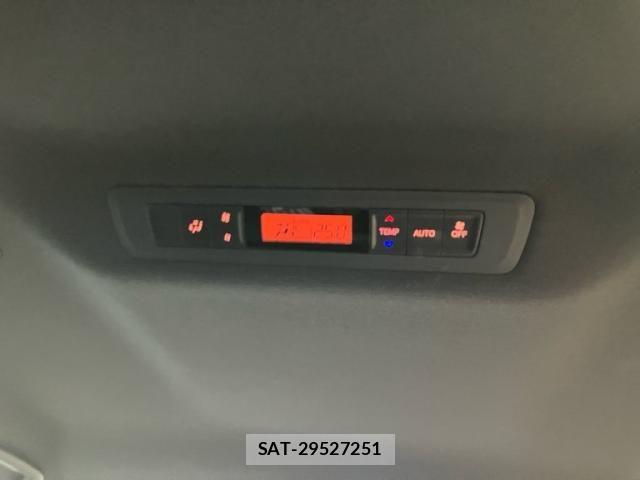 Toyota ESQUIRE 2016-06 8741956-19
