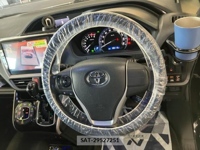 Toyota ESQUIRE 2016-06 8741956-21