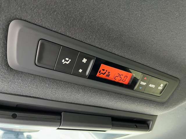 Toyota ESQUIRE 2018-06 468636-18