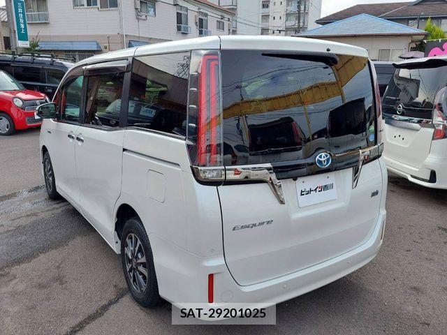 Toyota ESQUIRE 2019-02 1078270-11
