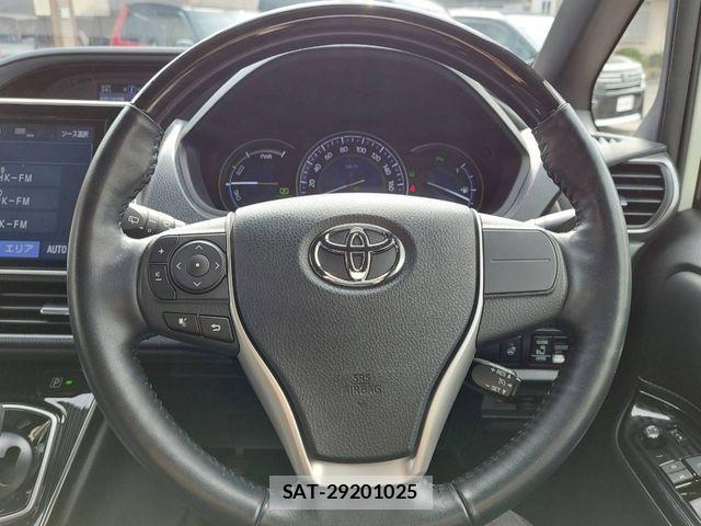 Toyota ESQUIRE 2019-02 1078270-24
