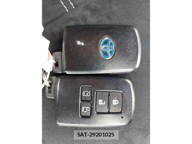 Toyota ESQUIRE 2019-02 1078270-29