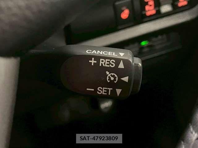 Toyota ESQUIRE 2020-10 1412236-8