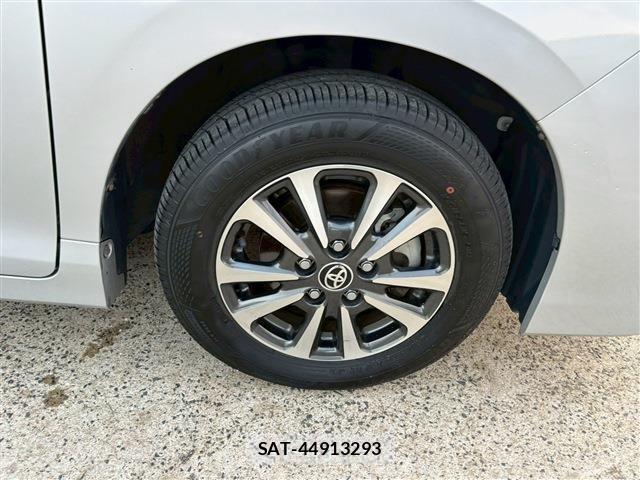 Toyota ESQUIRE 2020-10 1824306-13