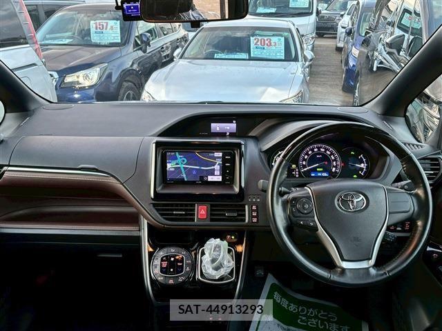 Toyota ESQUIRE 2020-10 1824306-1