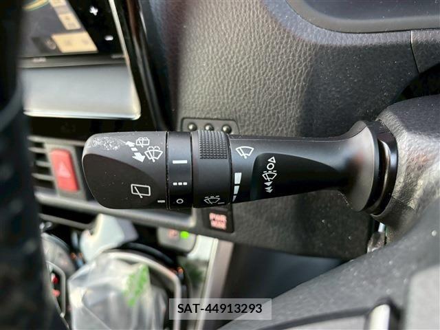 Toyota ESQUIRE 2020-10 1824306-24