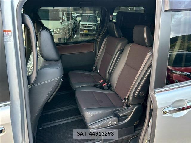 Toyota ESQUIRE 2020-10 1824306-3