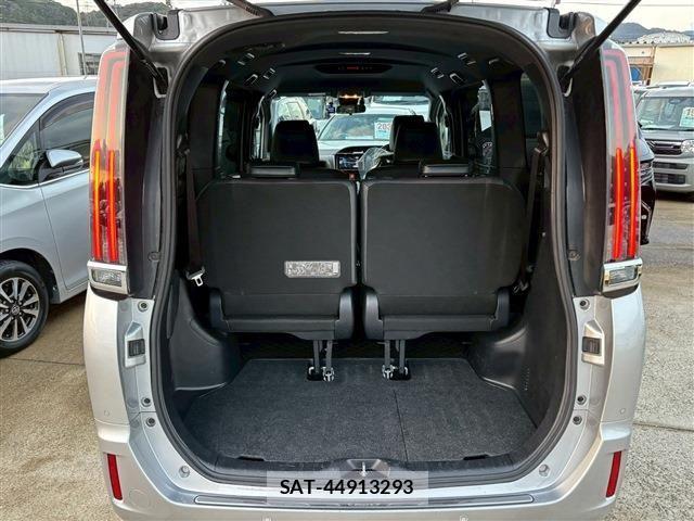 Toyota ESQUIRE 2020-10 1824306-5