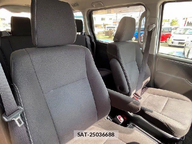 Toyota ESQUIRE 2016-10 6303985-9