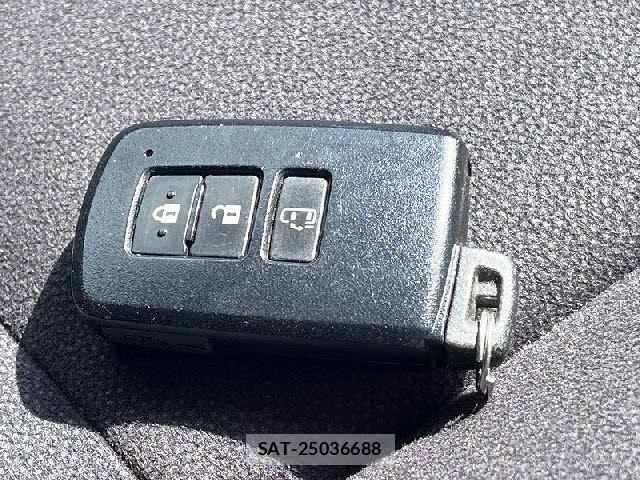 Toyota ESQUIRE 2016-10 6303985-19