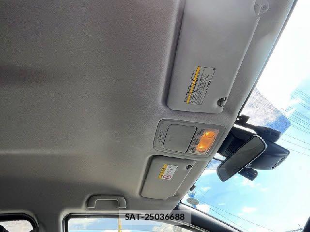 Toyota ESQUIRE 2016-10 6303985-21