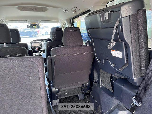 Toyota ESQUIRE 2016-10 6303985-23