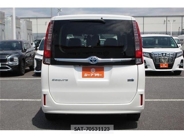 Toyota ESQUIRE 2016-03 6671235-9