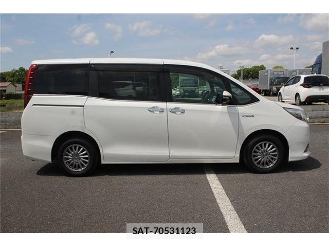 Toyota ESQUIRE 2016-03 6671235-10