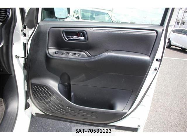 Toyota ESQUIRE 2016-03 6671235-17