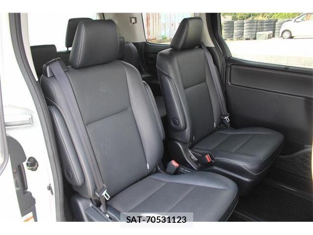 Toyota ESQUIRE 2016-03 6671235-19
